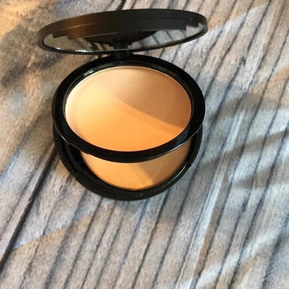 ✅8x Host Pick✅ Focallure Pressed Face Powder, #2